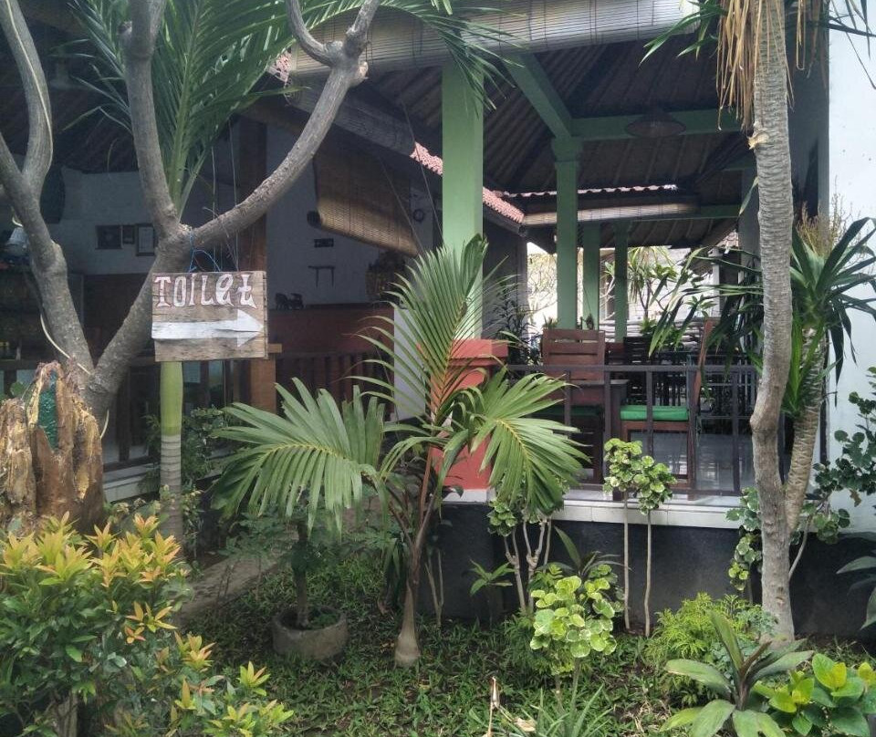 Beten Enjung Home Stay & Waroeng