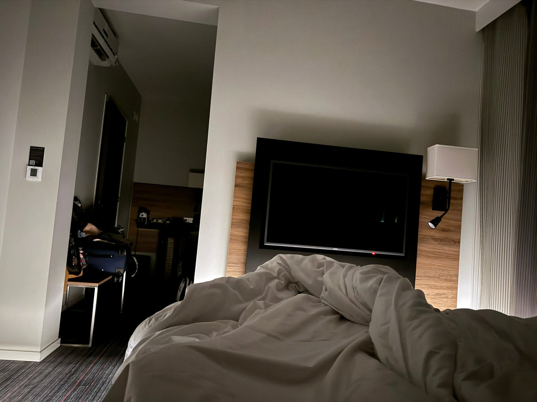 MOXY London Heathrow Airport主图