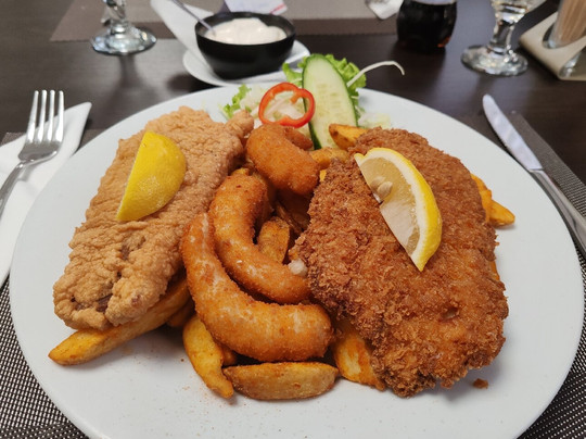 Zsuhuka Country Eatery主图