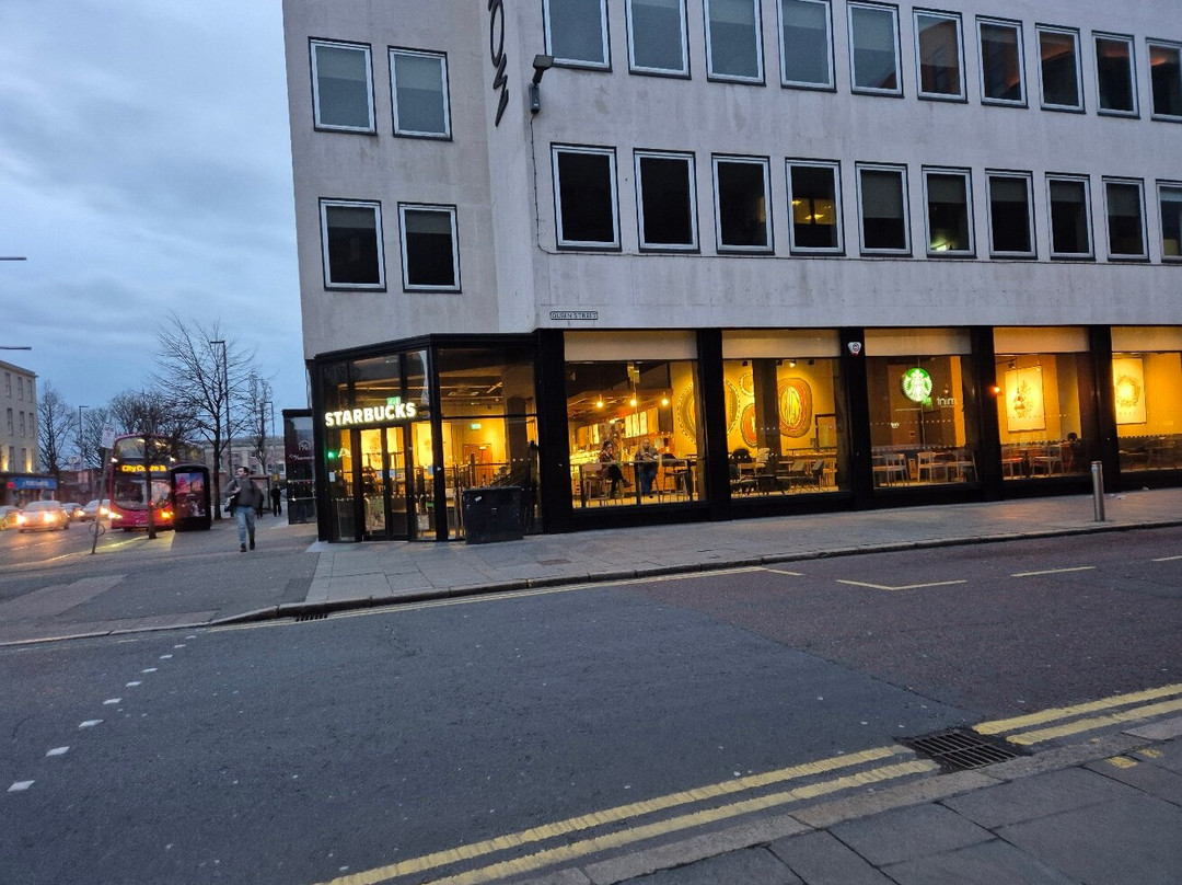 Starbucks-wellington Place