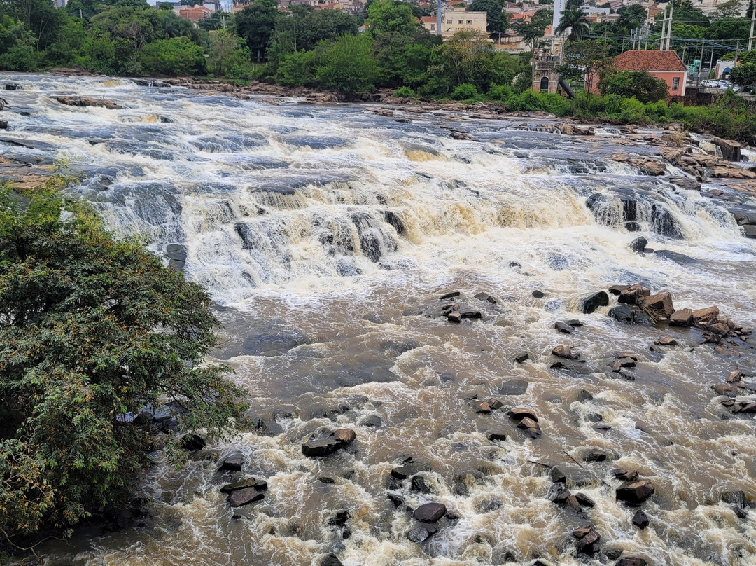 Parque da Rua do Porto-皮拉西卡巴必去景点