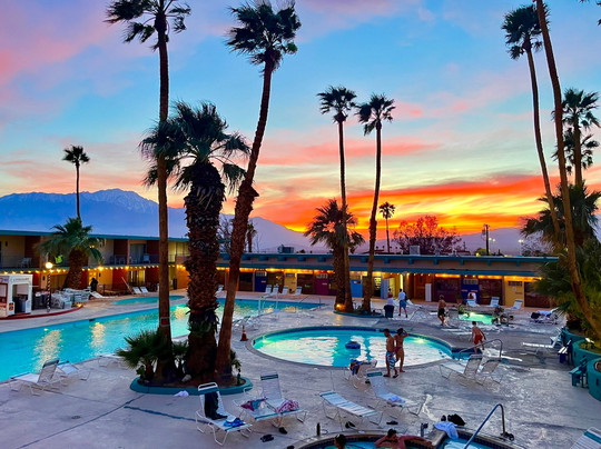 沙漠温泉水疗酒店主图