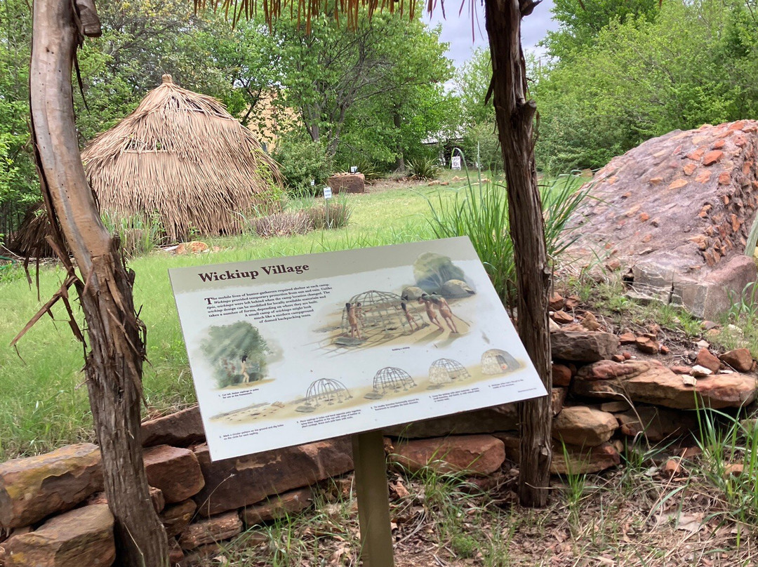 J. Waddy Bullion Gardens-Goldthwaite必去景点