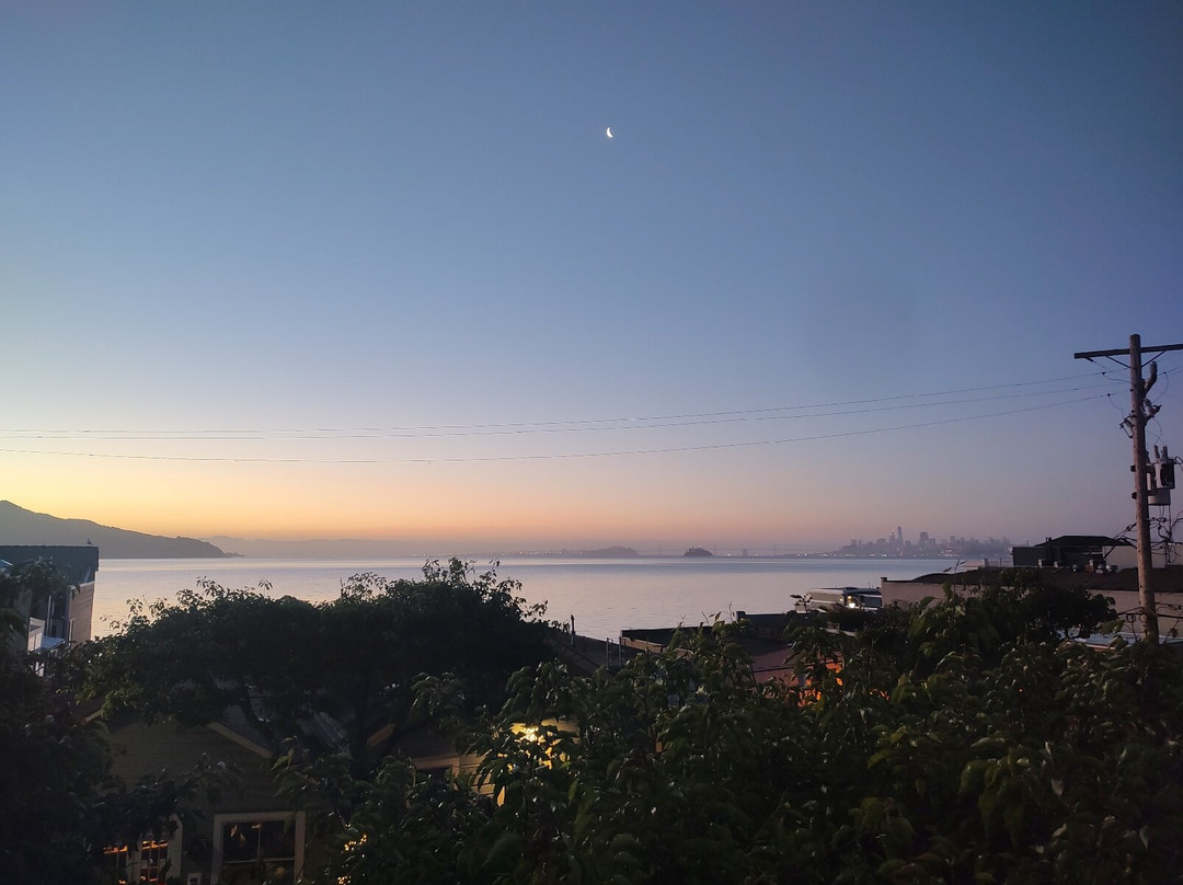 索萨利托山墙酒店主图