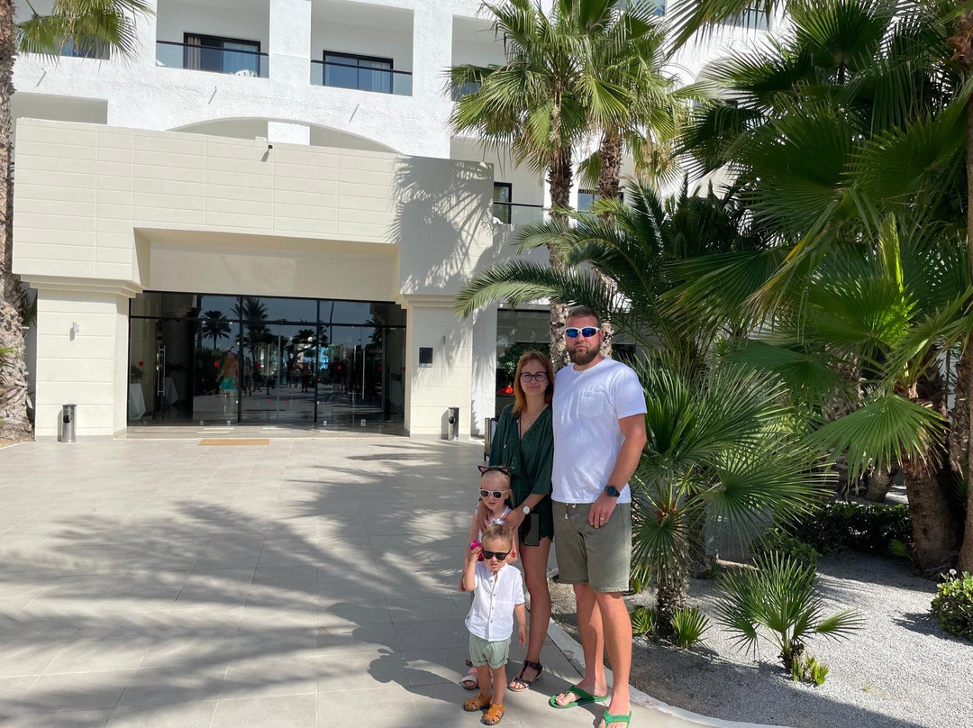 文奇诺扎海滩酒店主图