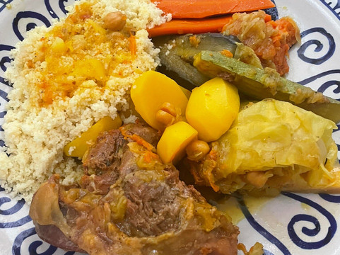 月亮与太阳庭院旅馆主图