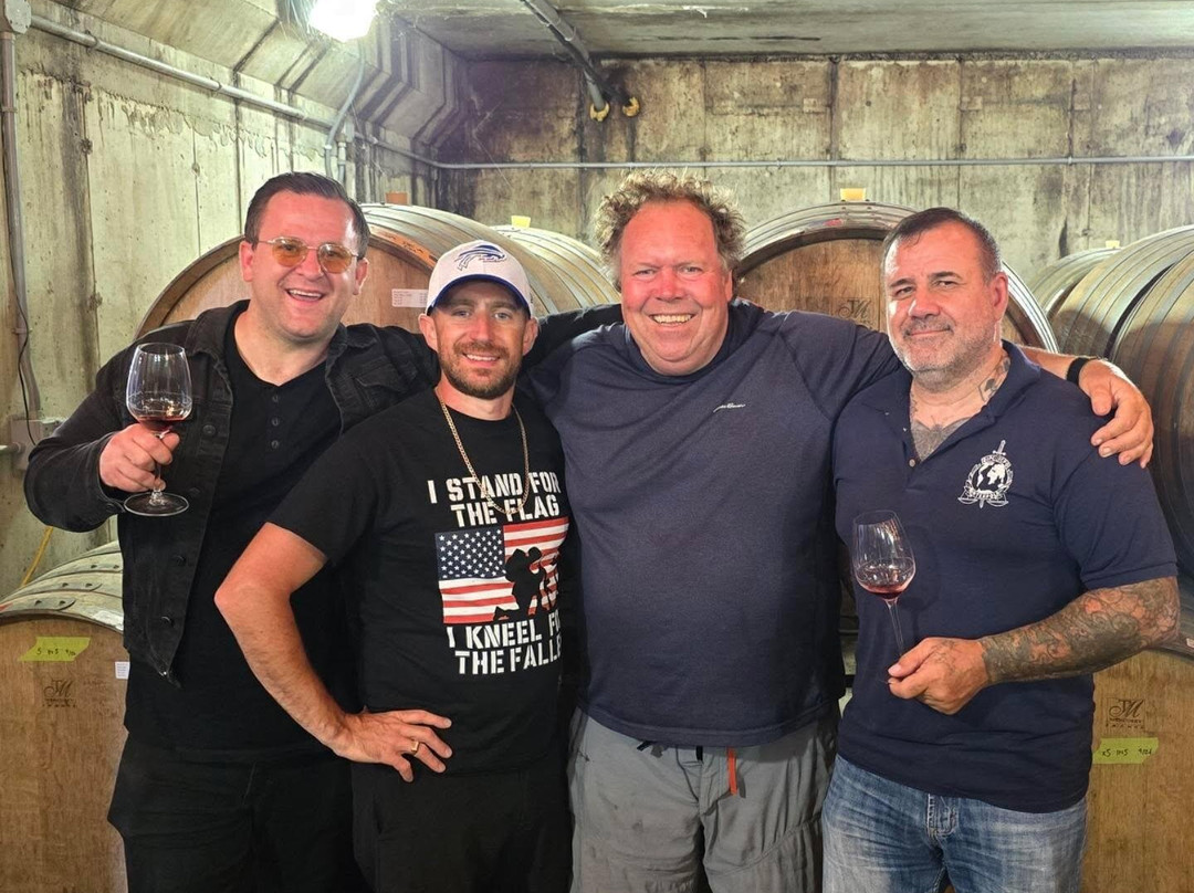 Norman Hardie Winery and Vineyard-Hillier必去景点