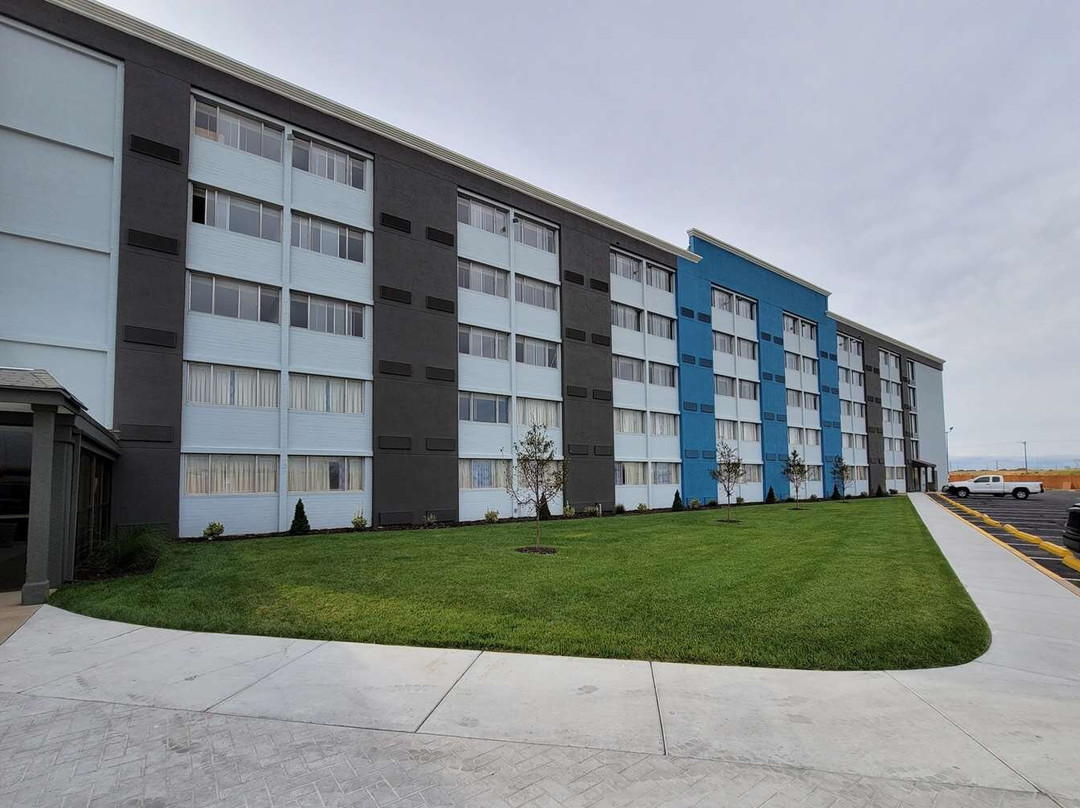 Hawthorn Extended Stay by Wyndham Wichita Airport