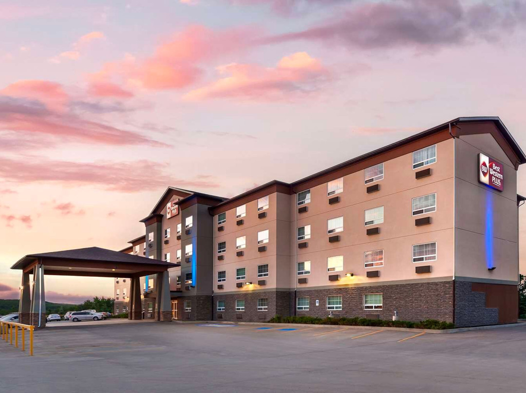 McLennan酒店住宿-Best Western Plus Peace River Hotel & Suites