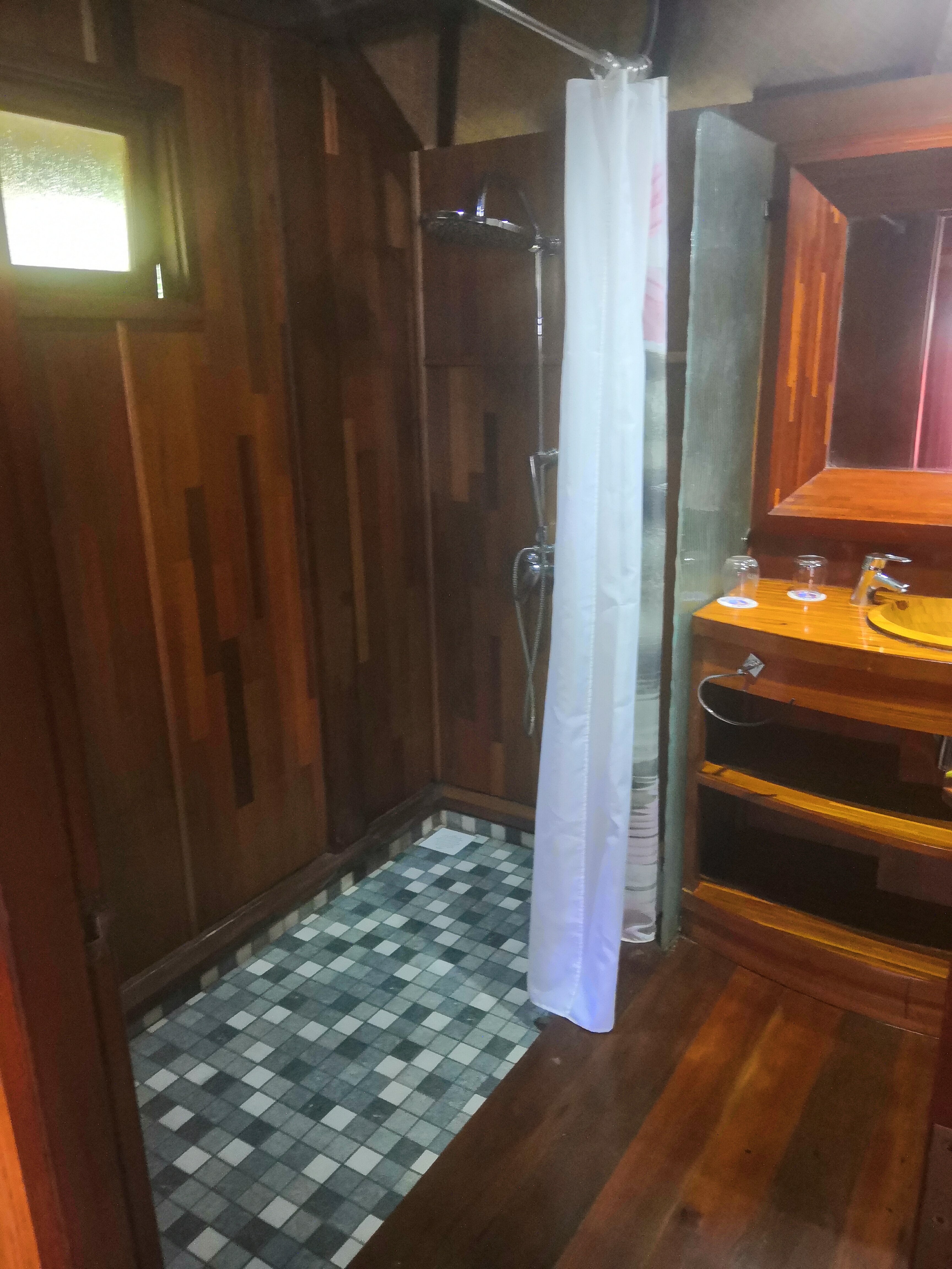 Hotel Fare Vai Nui-浴室