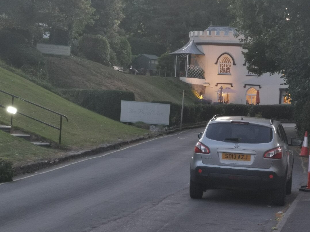 Royal Glen Hotel主图