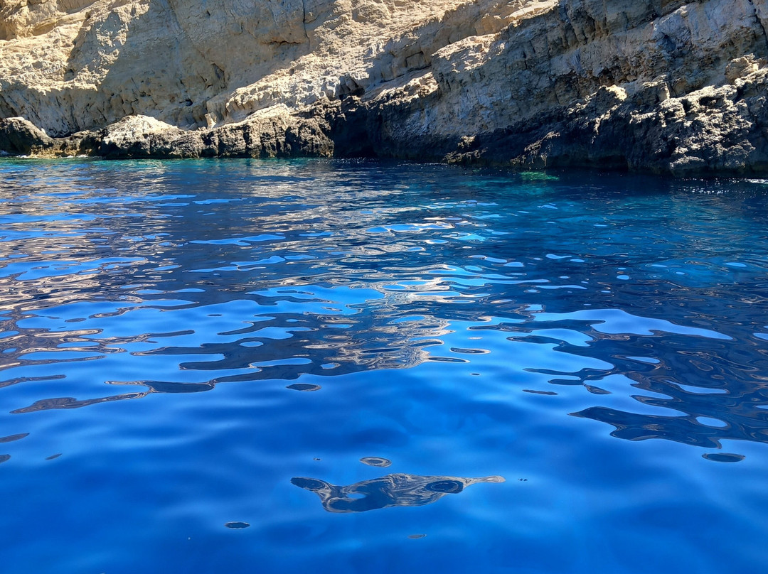 Antonios Boat Tours-Kaloi Limenes必去景点