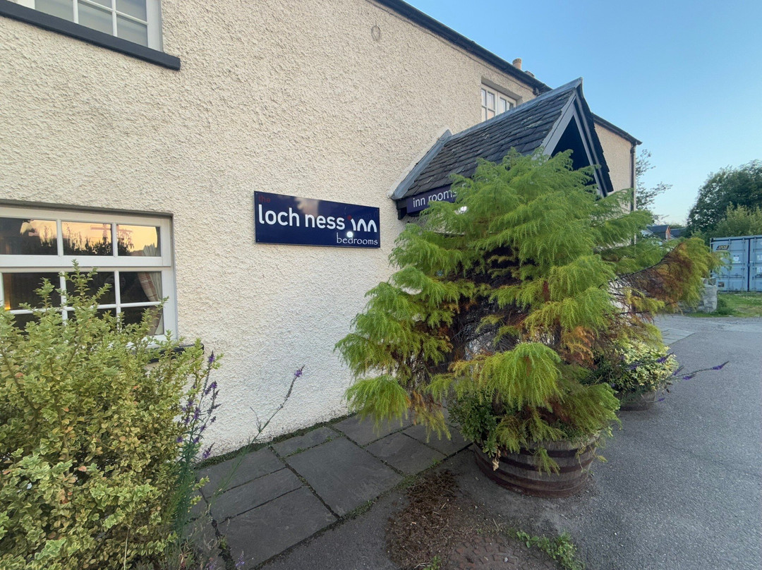 尼斯湖旅馆主图