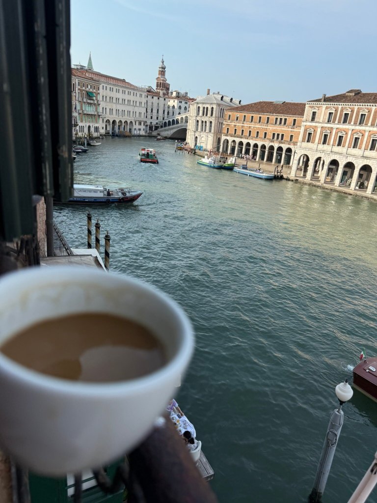 洛坎达莱昂比安科酒店-官方