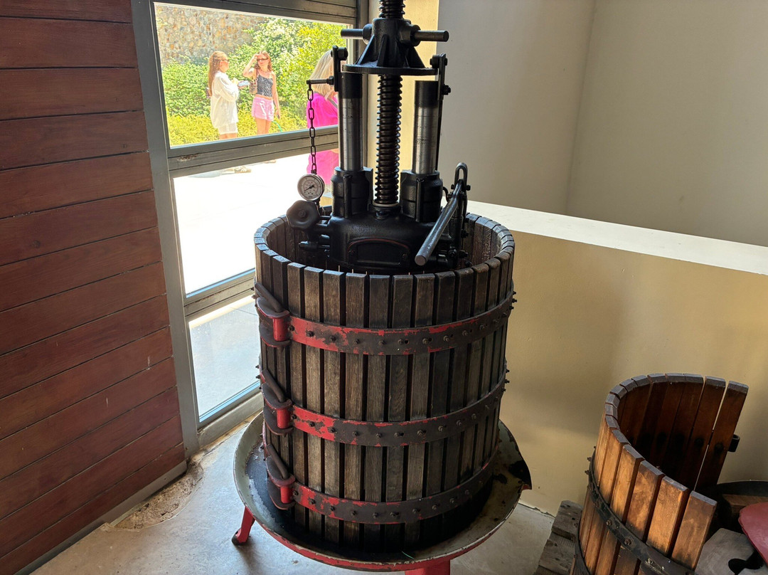 Manousakis Winery-Vatolakkos必去景点
