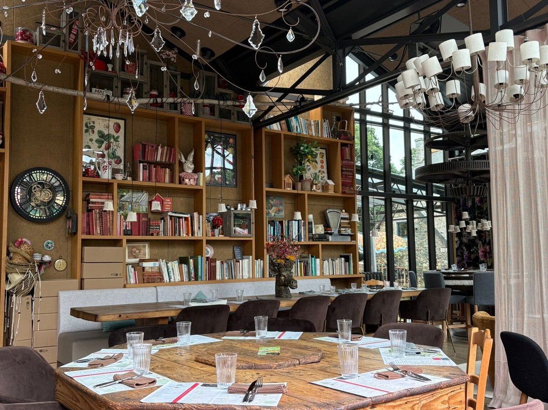 Au Char a Bancs主图