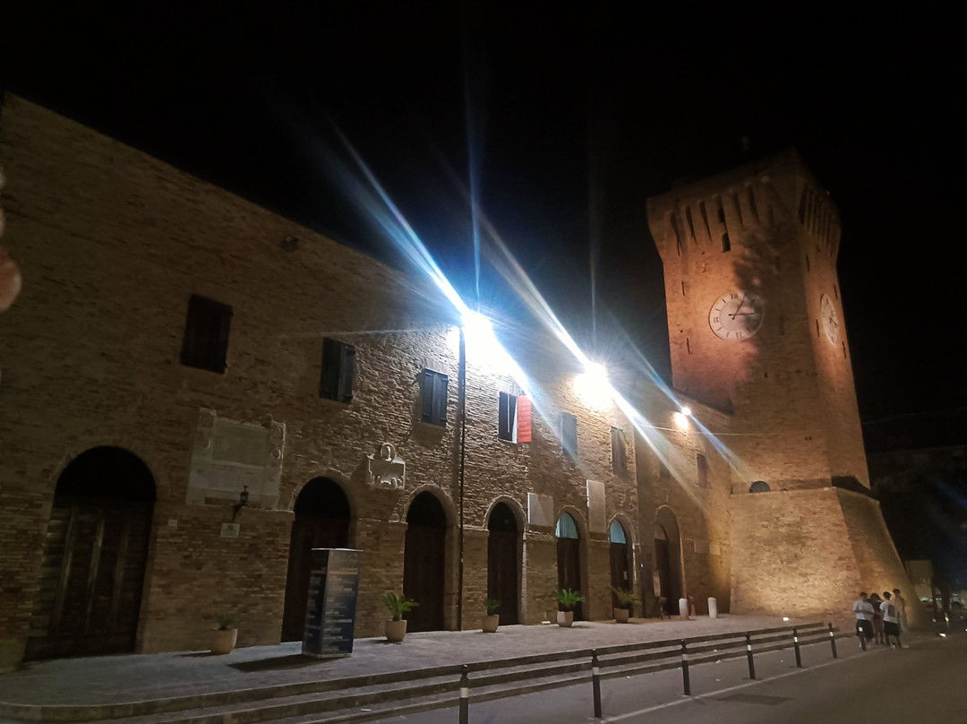 Castello Svevo-雷卡纳蒂港必去景点