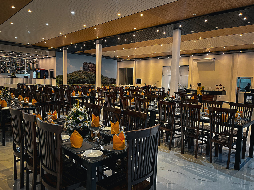 Acme Grand Restaurant