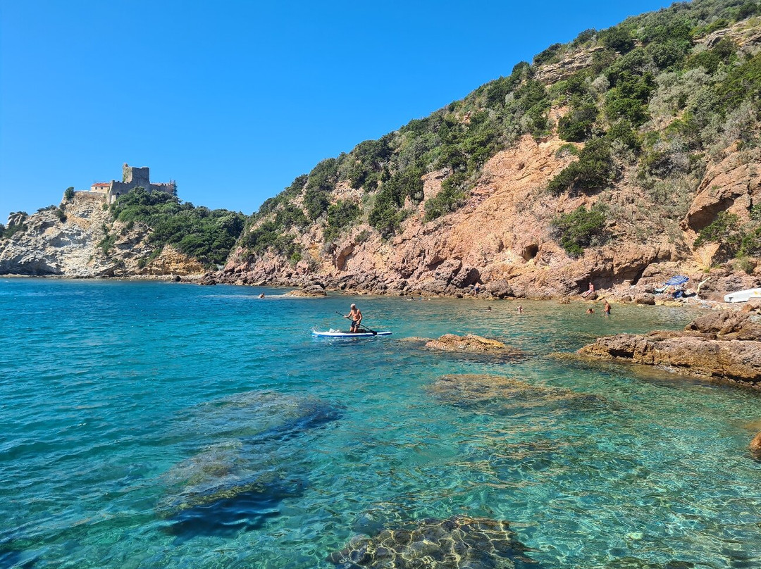 Spiaggia delle Rocchette-佩斯卡亚堡必去景点