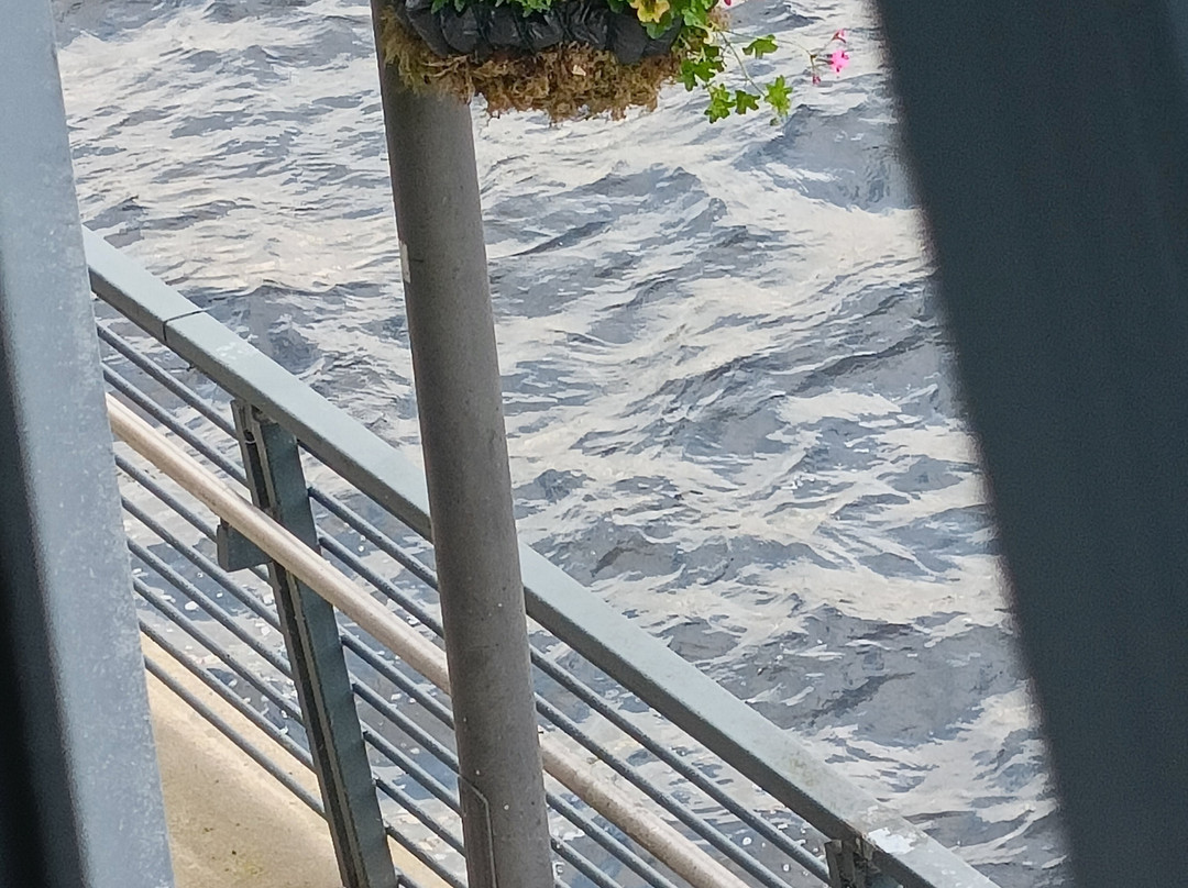 玻璃屋酒店主图