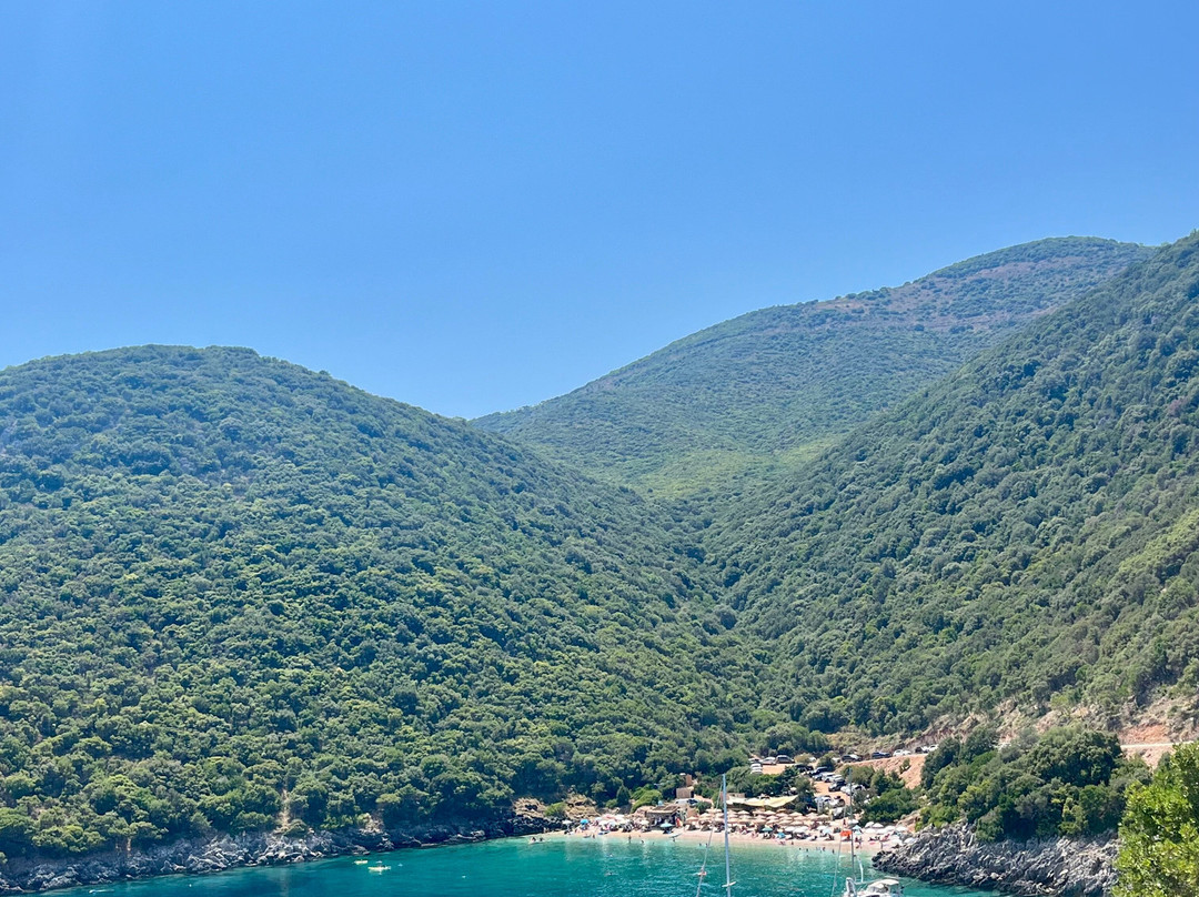 Kaminia beach-Perachori必去景点