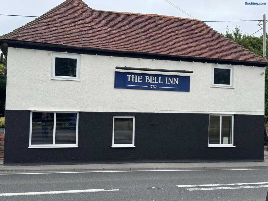 Little Langford酒店住宿-The Bell Inn