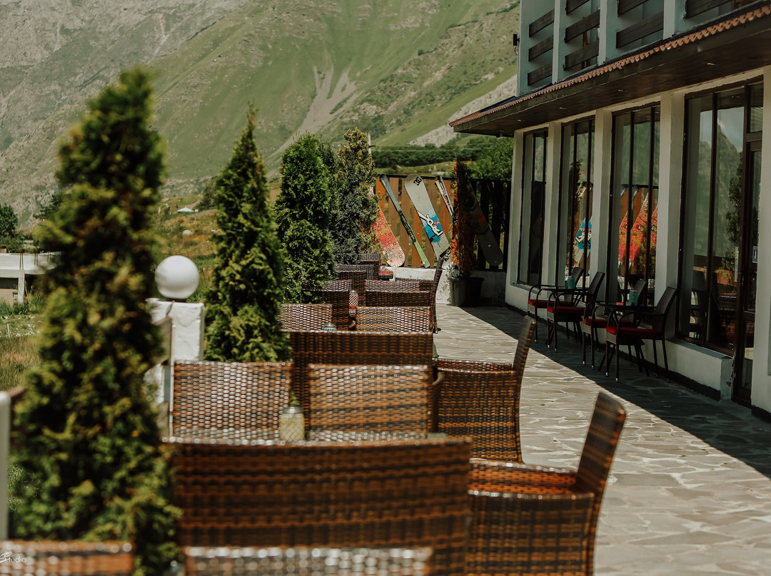 Alpine Lounge Hotel主图