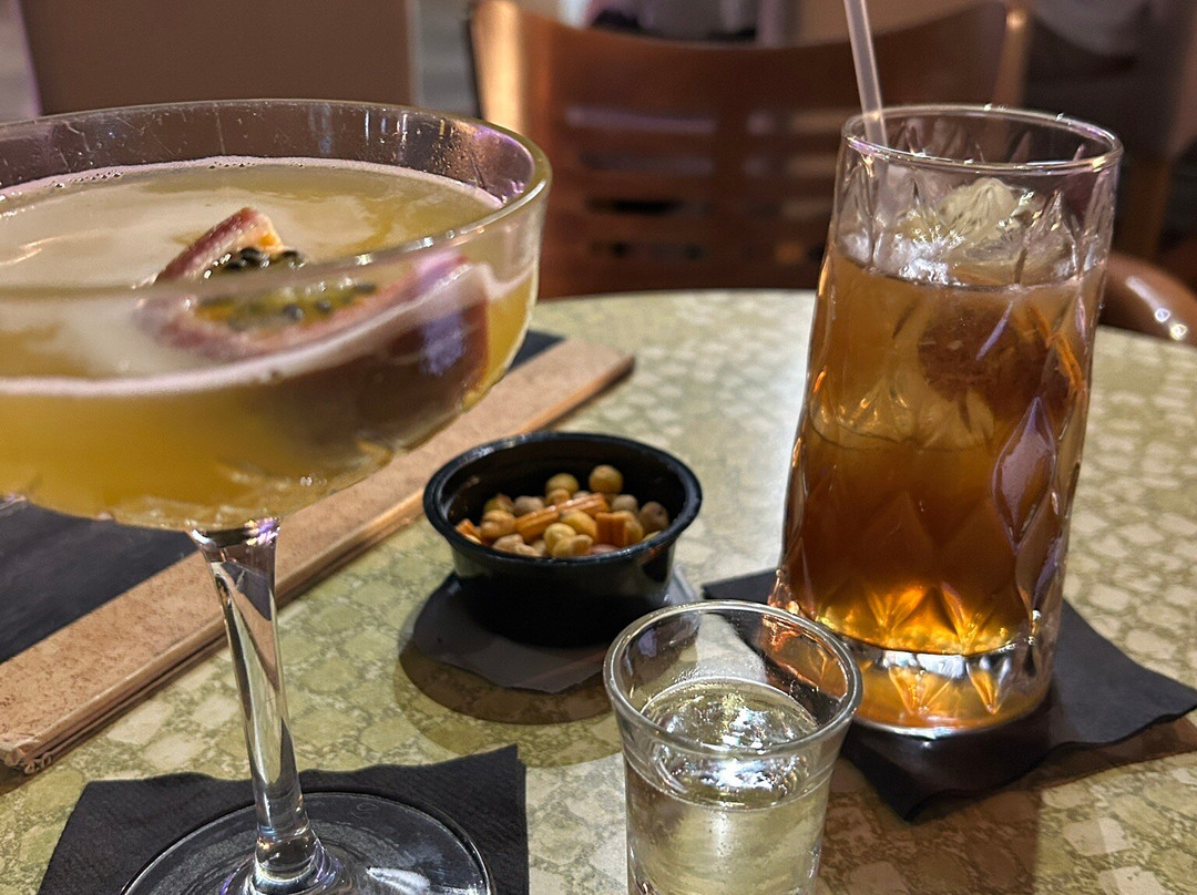 KonDimAr Cocktail Bar-古韦斯必去景点