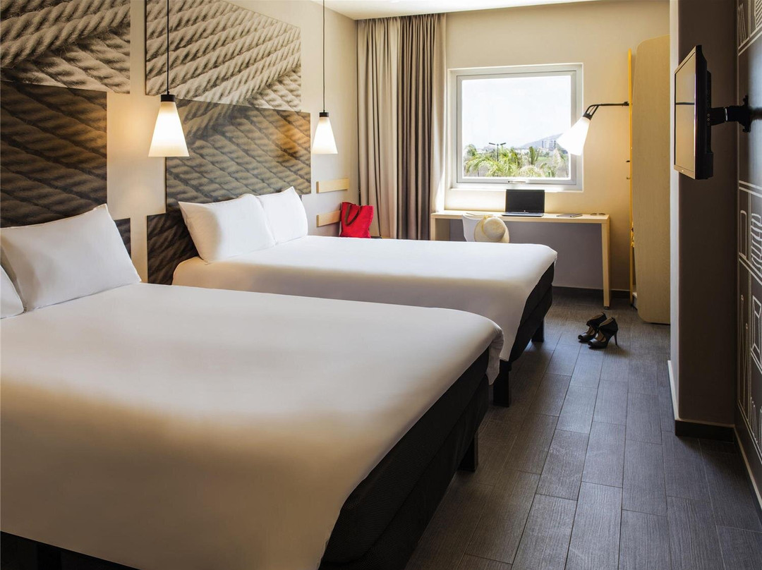 宜必思马萨特兰玛琳娜酒店主图