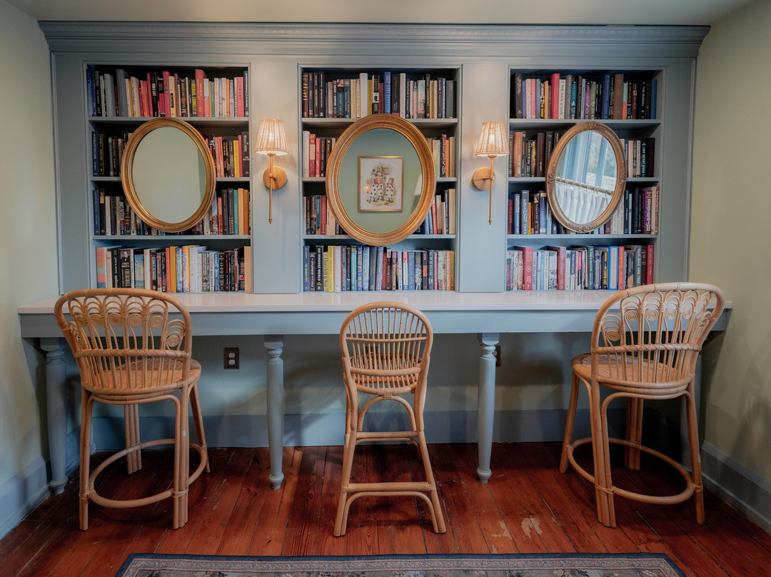 The Bookhouse at Faunbrook主图