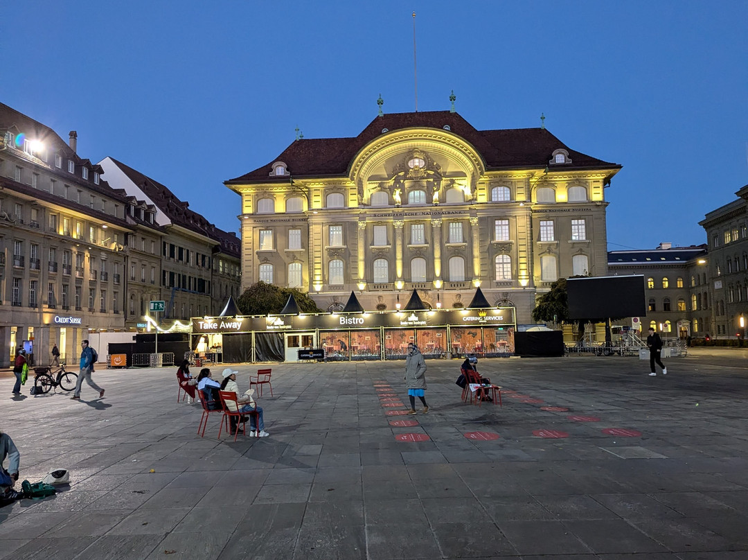 Bundesplatz-伯尔尼必去景点