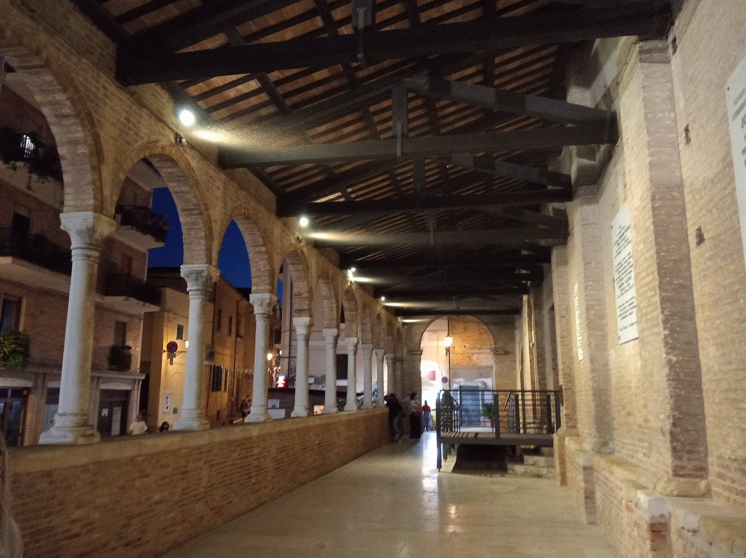 Loggiato o Porticato-Citta Sant'Angelo必去景点