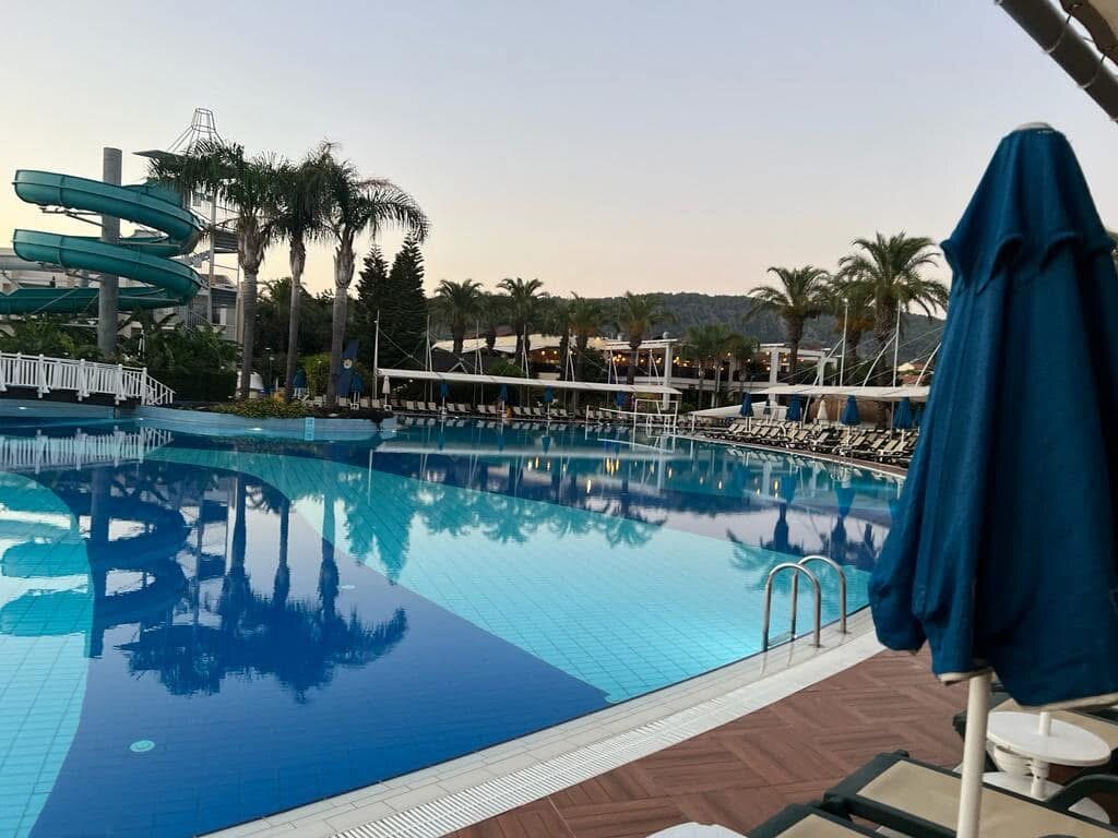 TUI BLUE Tropical-泳池