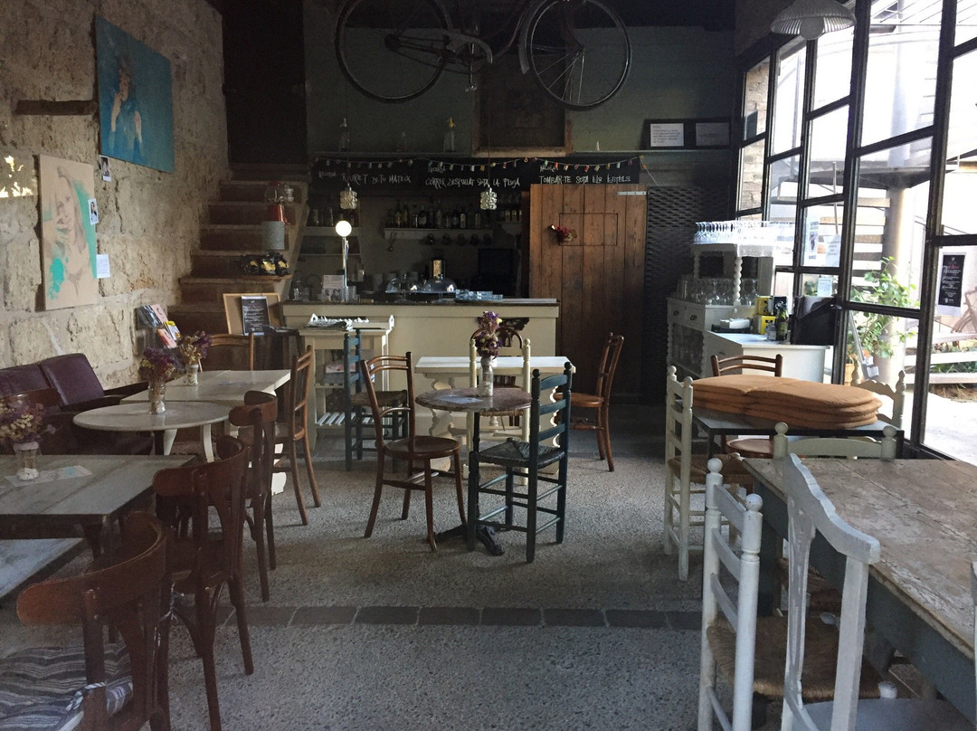 Hostel & Restaurant Flora主图