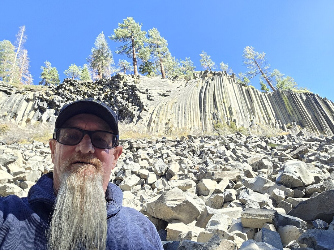 魔鬼岩柱堆国家历史纪念地-马姆莫斯湖必去景点