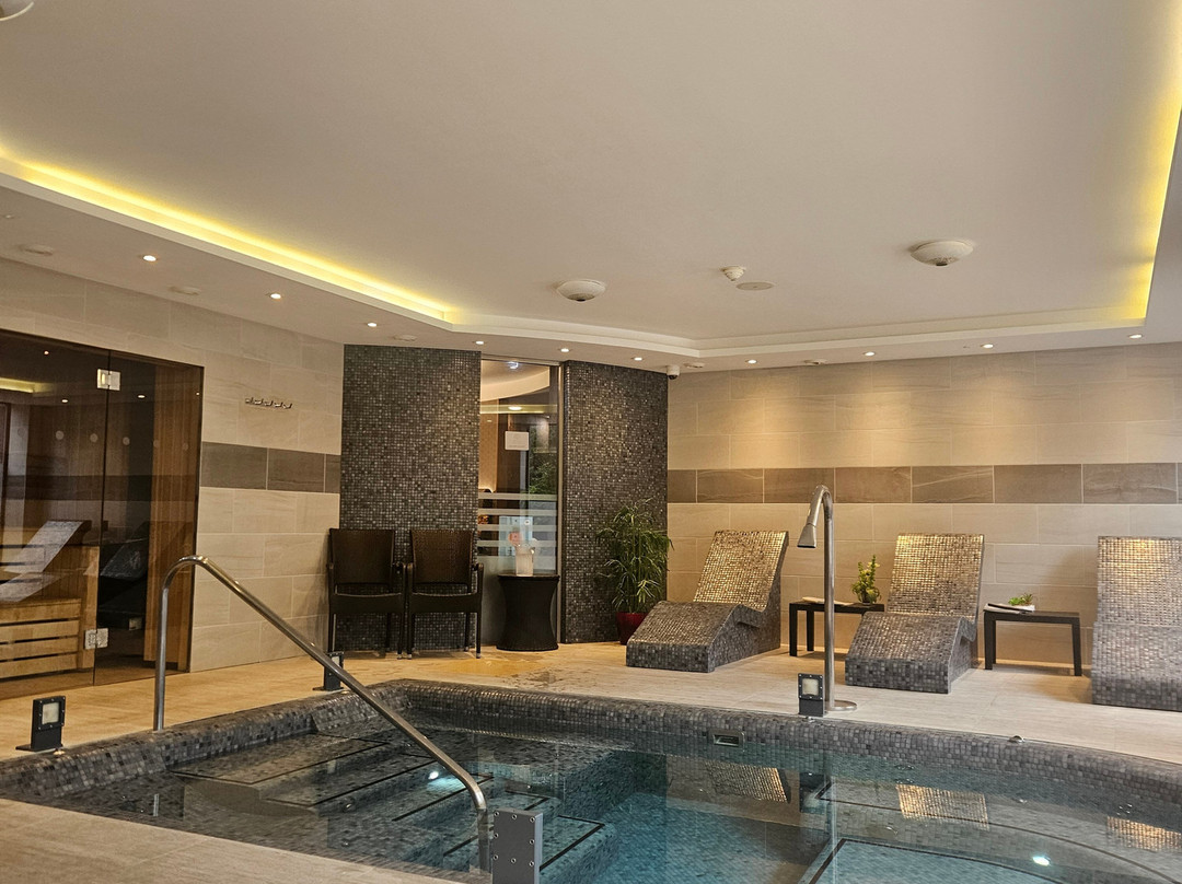 Frensham Pond Spa-Churt必去景点