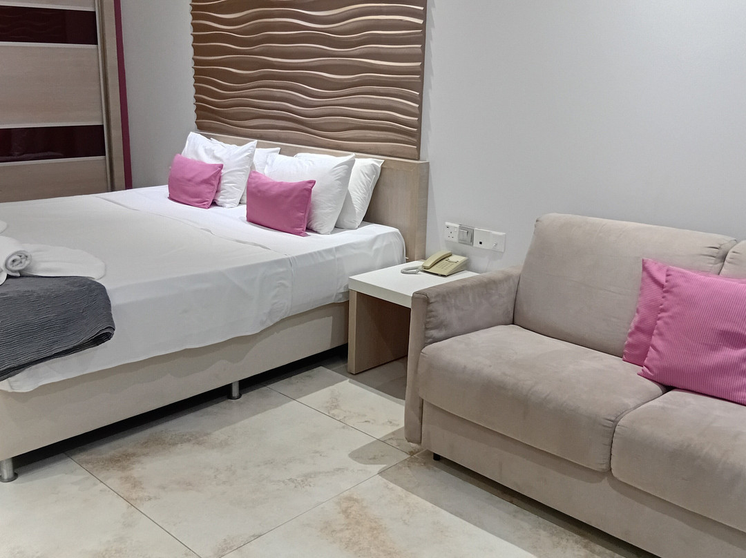 Loutsiana Hotel Apartments主图