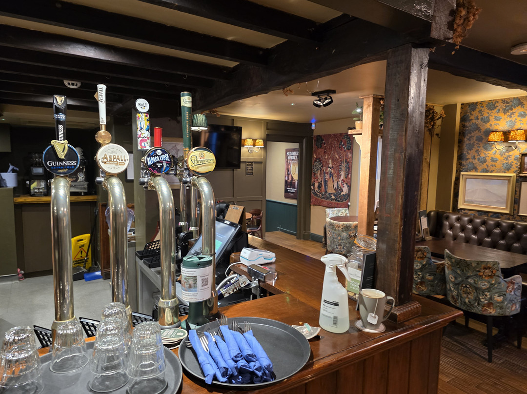 麦克唐纳德天鹅酒店主图