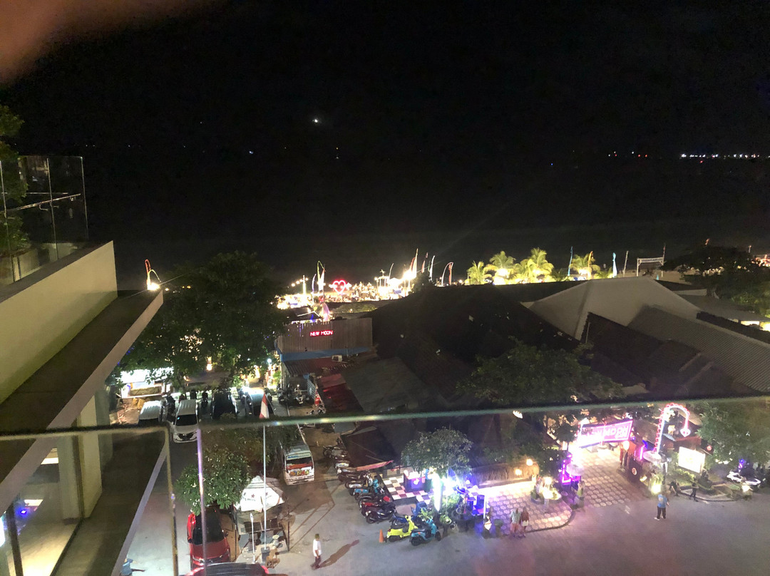 The Infinity Sunset Bar