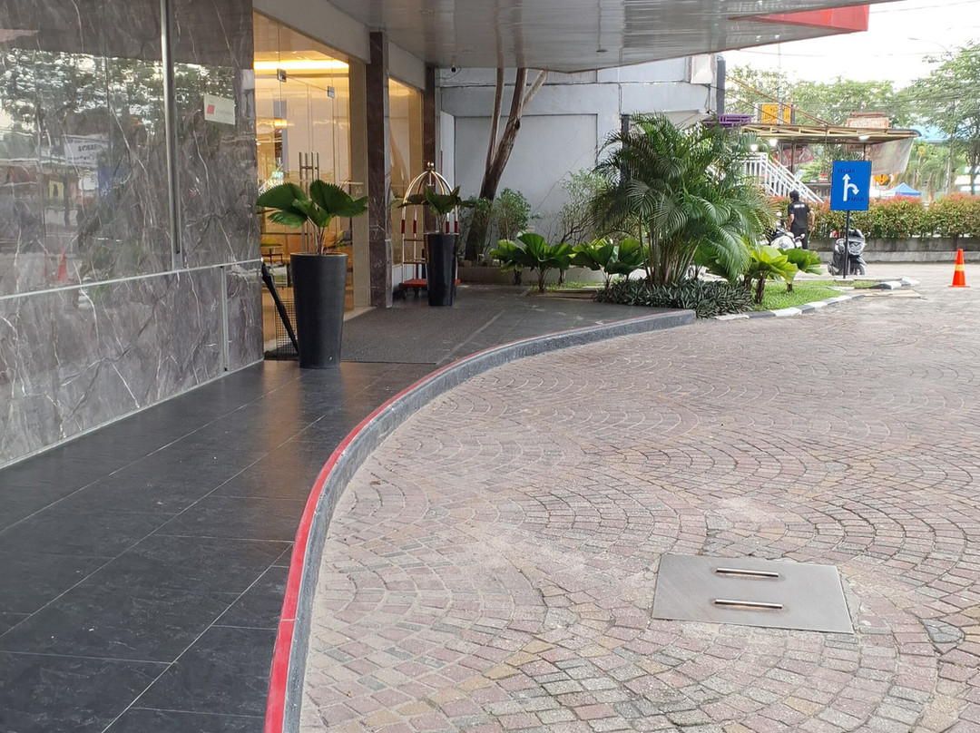 祖日杜里大酒店主图