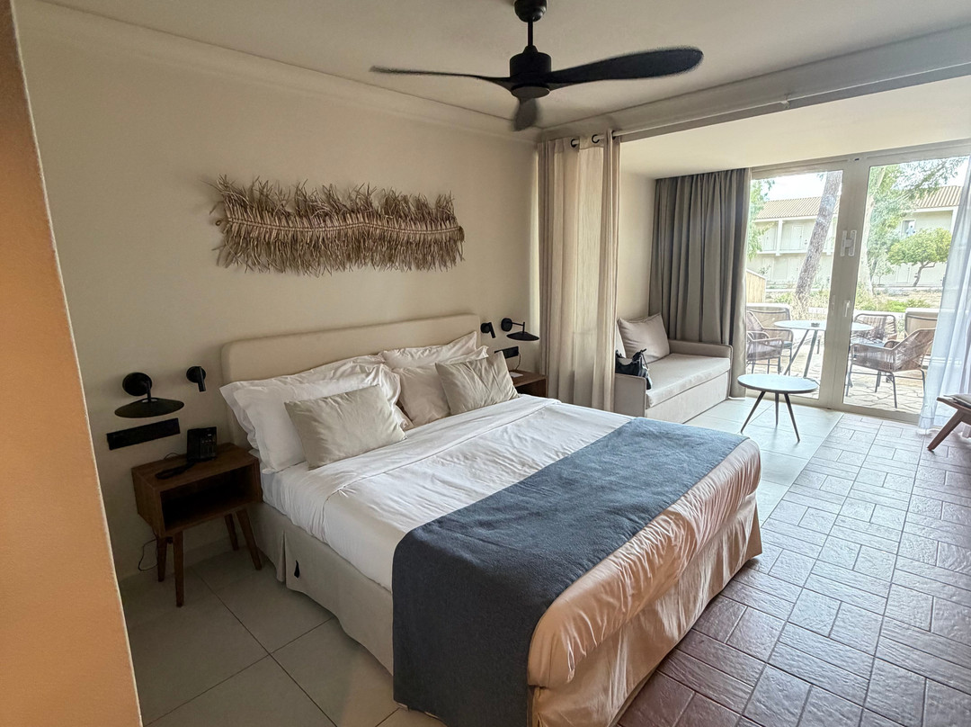 Domes Aulūs Zante, Autograph Collection主图