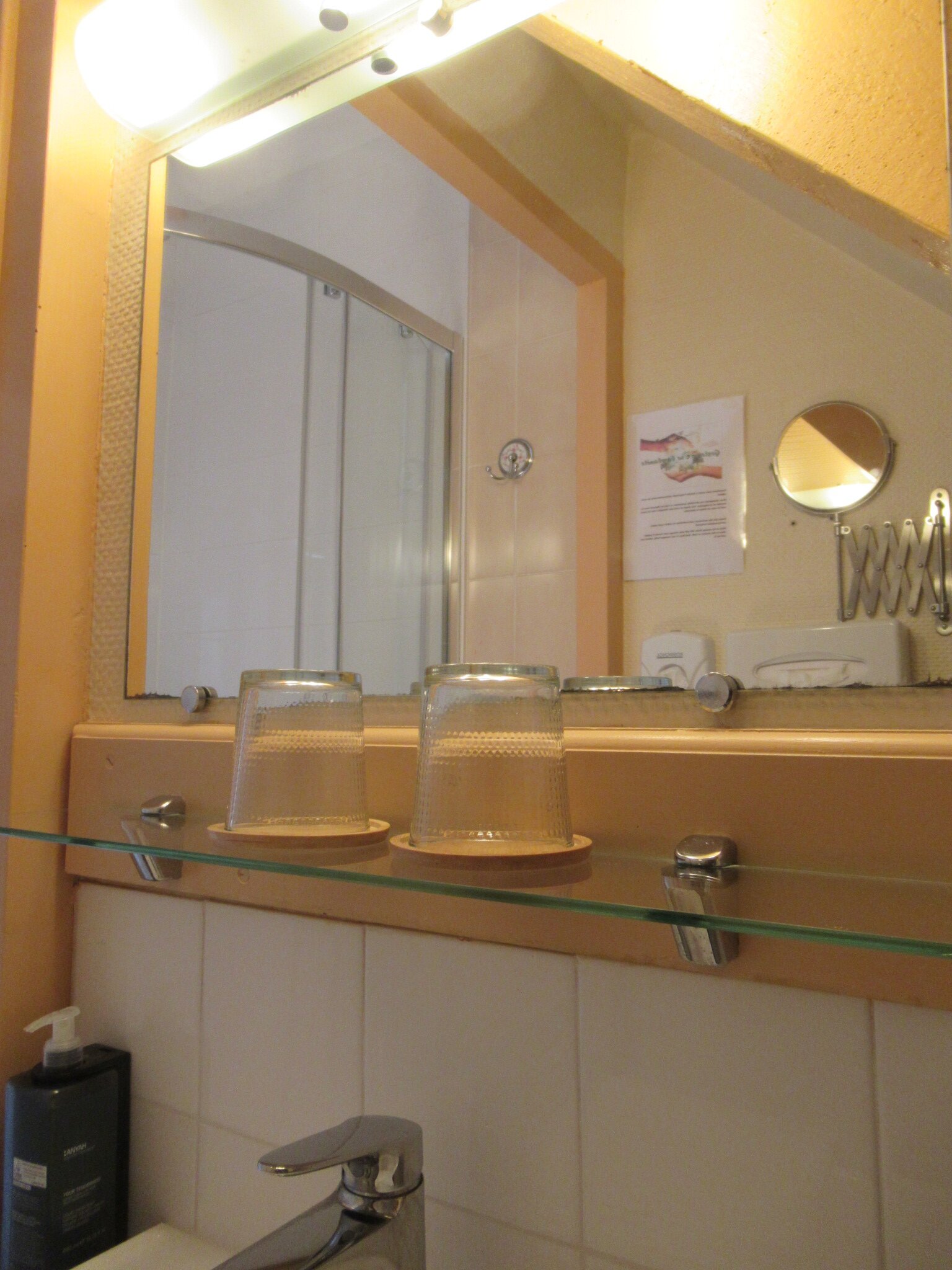 Logis Auberge de Kerveoc'h-浴室