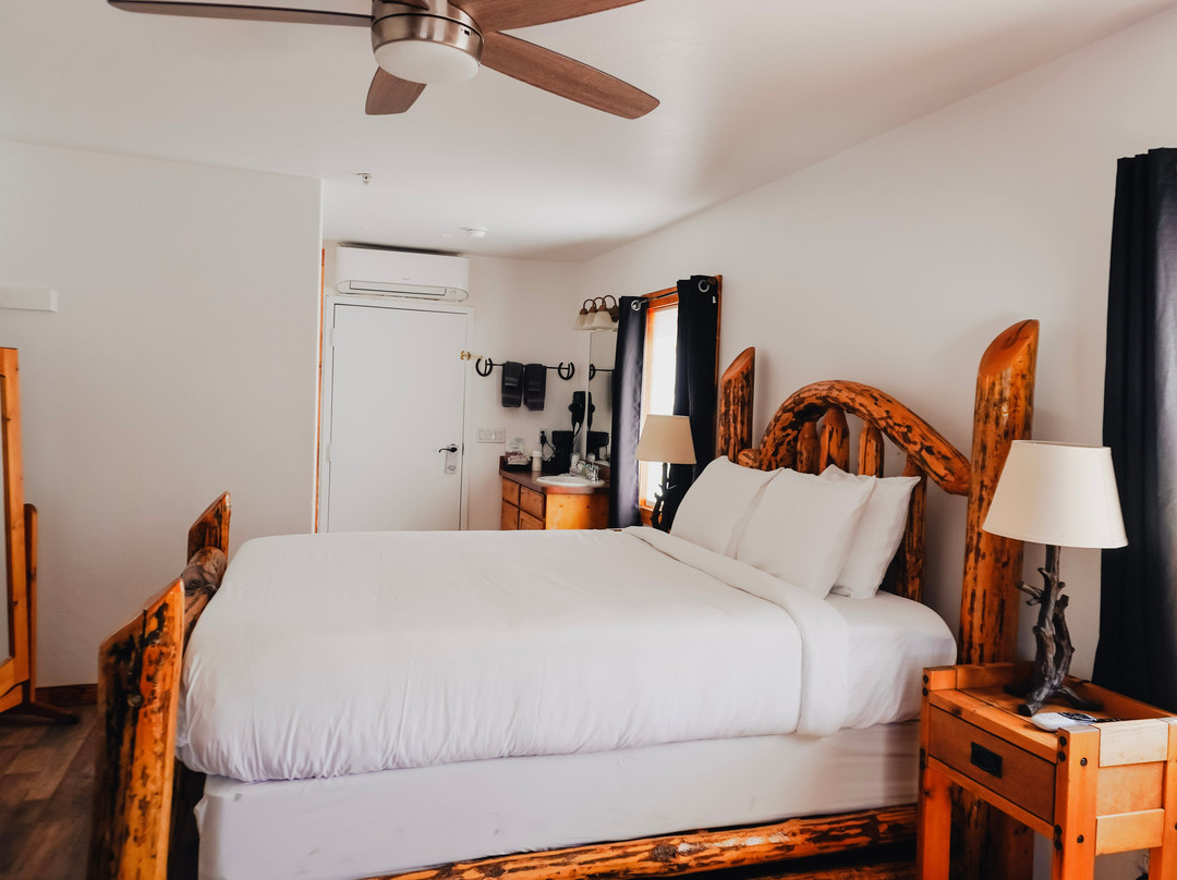 Creekside Lodge and Cabins主图