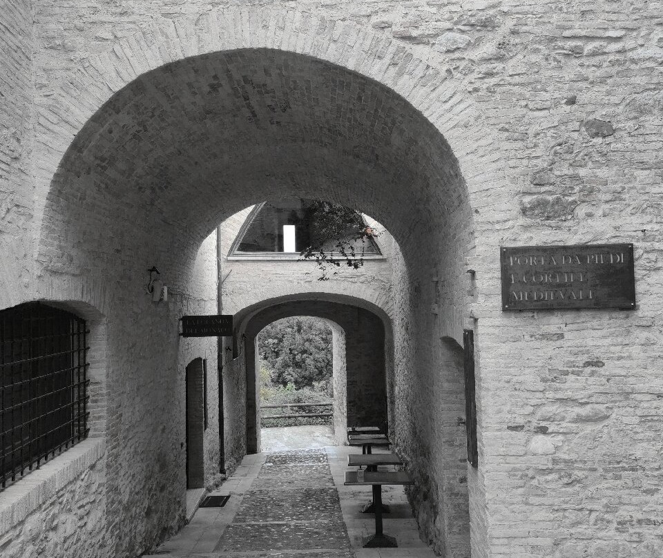 Porta Da Piedi-Crecchio必去景点