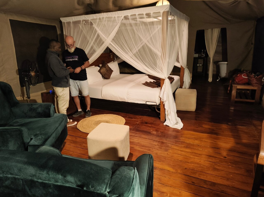 Crater Rim View主图