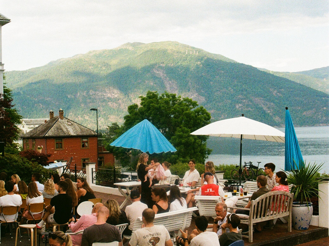 巴莱斯特兰酒店主图