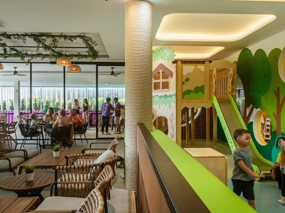 Flying Lizard Family Club