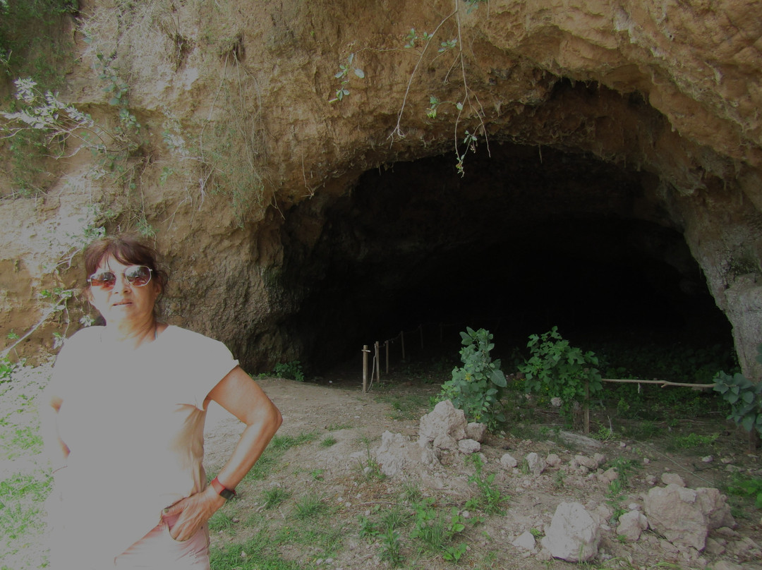 Cueva La Salamanca-San Pedro必去景点
