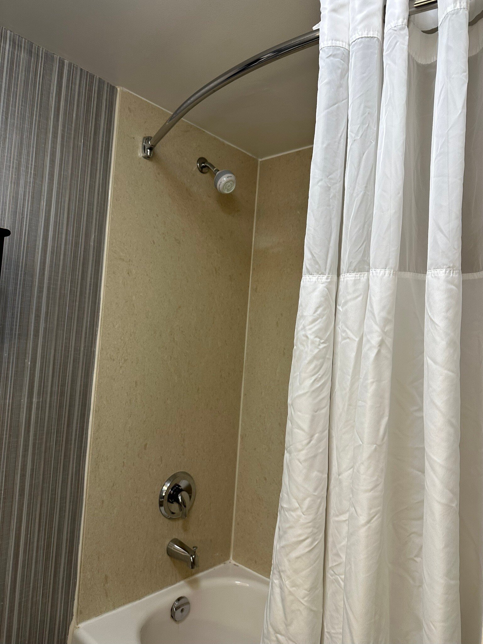 Hampton Inn & Suites by Hilton Toronto Airport-官方