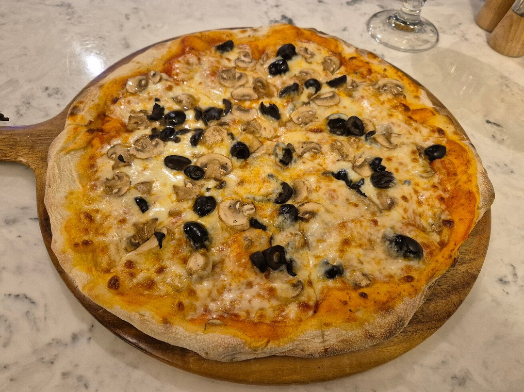 快捷假日伦敦斯坦斯特德酒店主图